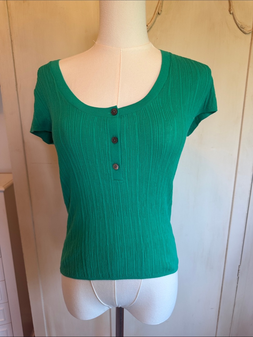 Banana Republic Emerald Green Short Sleeve Scoop Neck Button Top Organic Cotton